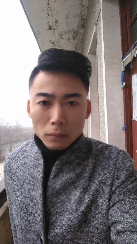 谁伴我闯荡的第一张照片--武汉蓝颜知己交友网